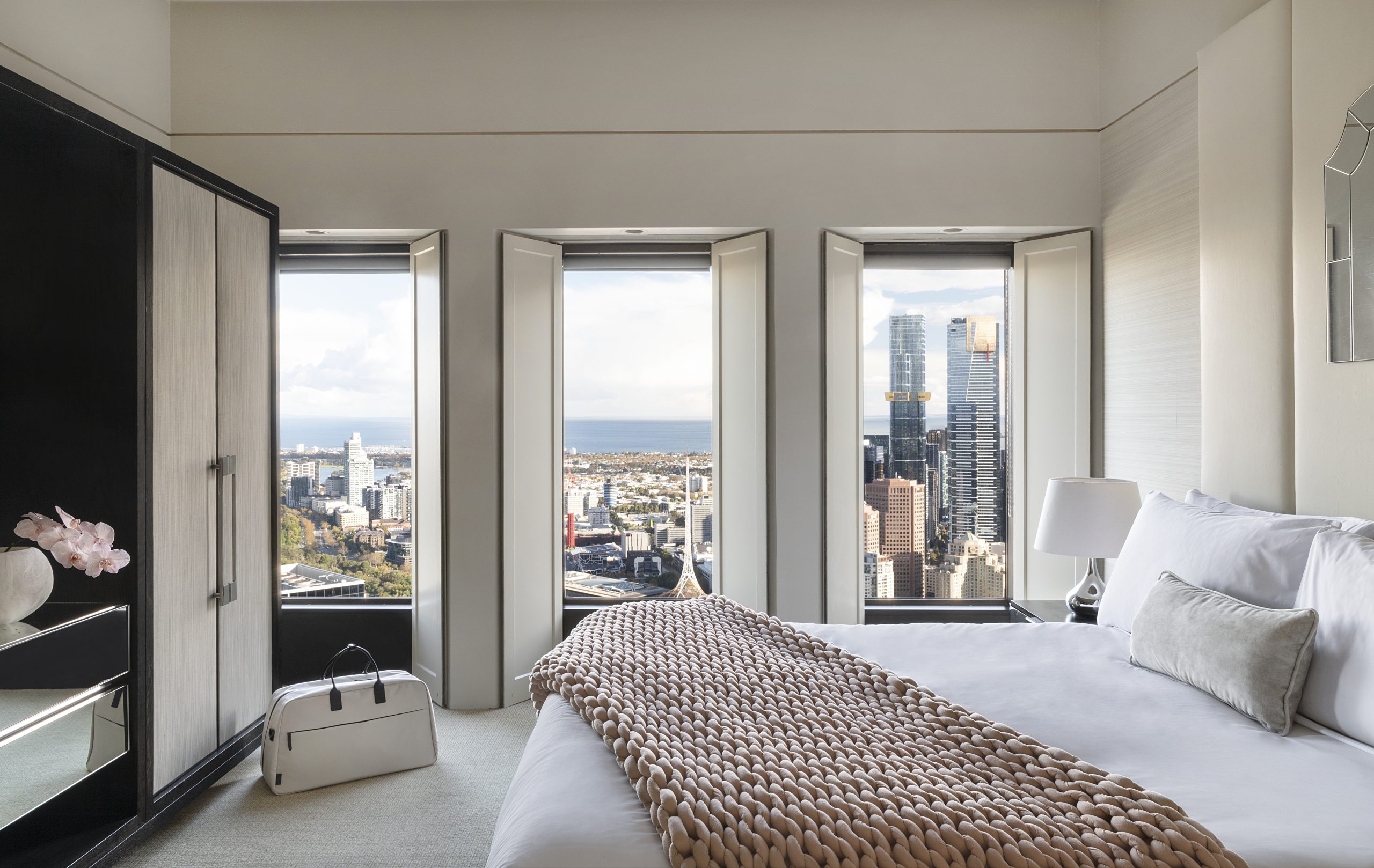 SKA Ambassador Suite 3