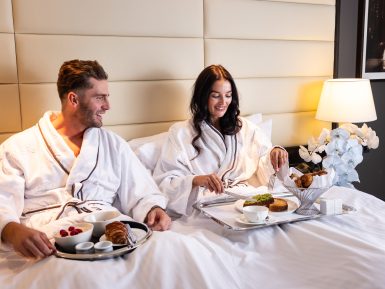 Room, Breakfast & Champagne